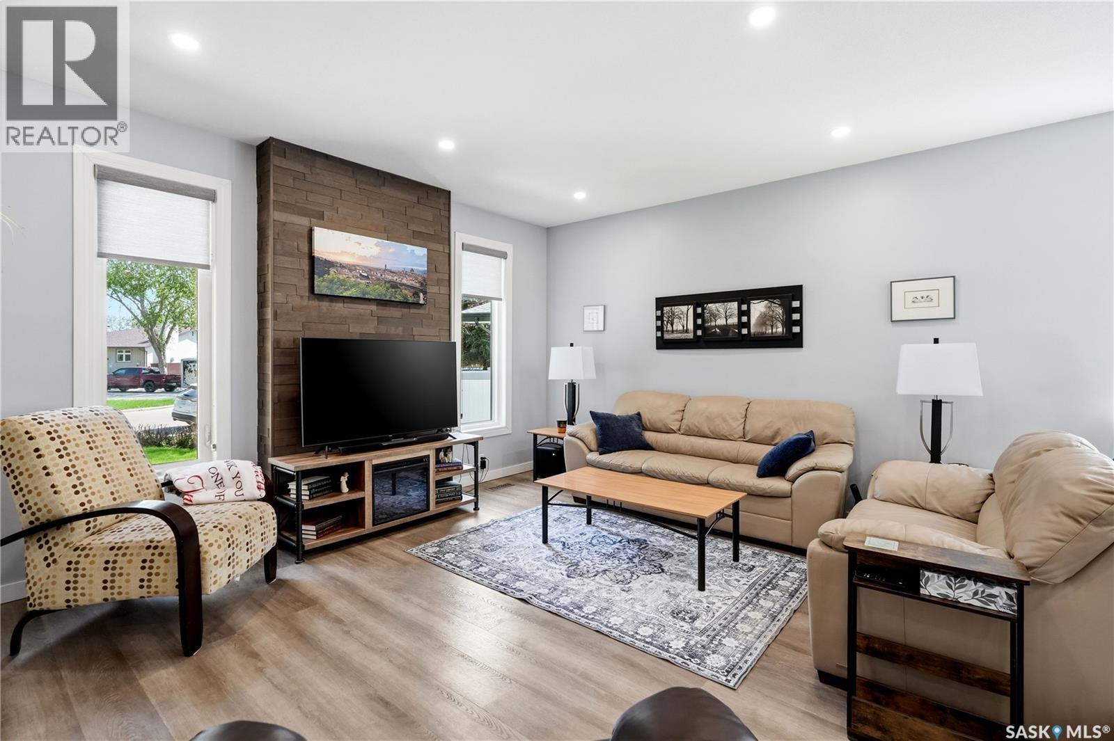 90 Edenwold CRESCENT - 6