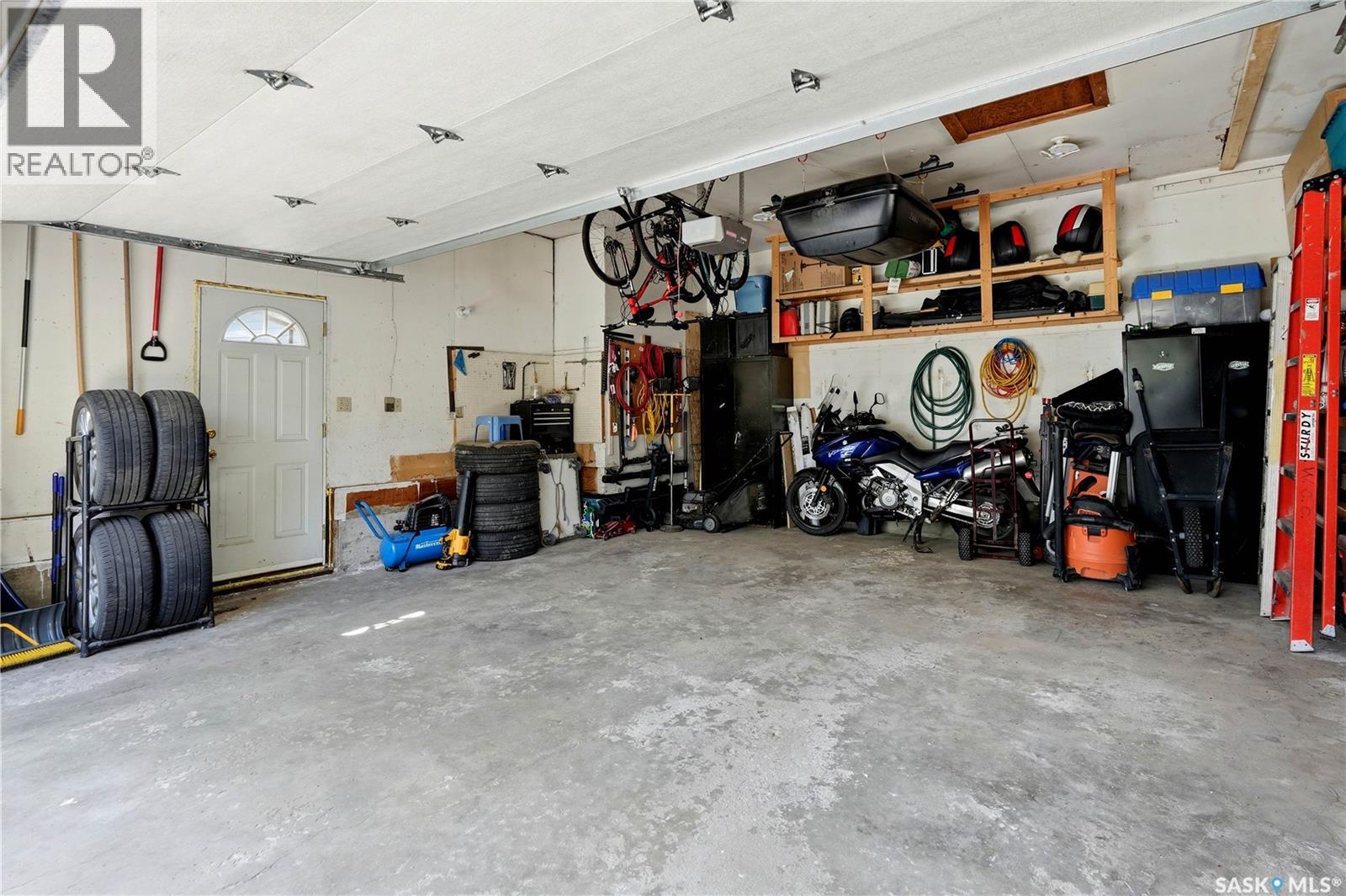 90 Edenwold CRESCENT - 60