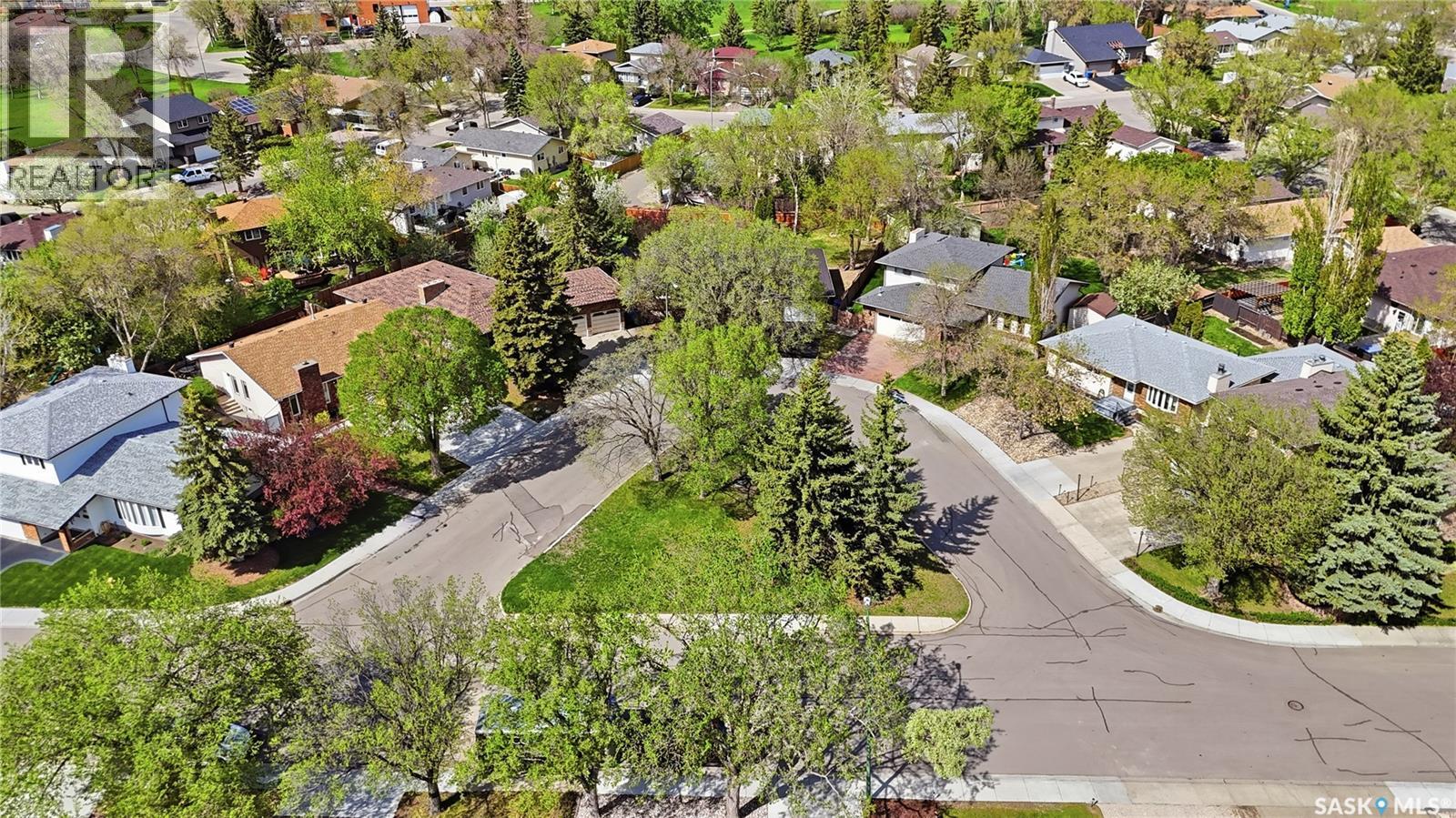 90 Edenwold CRESCENT - 61