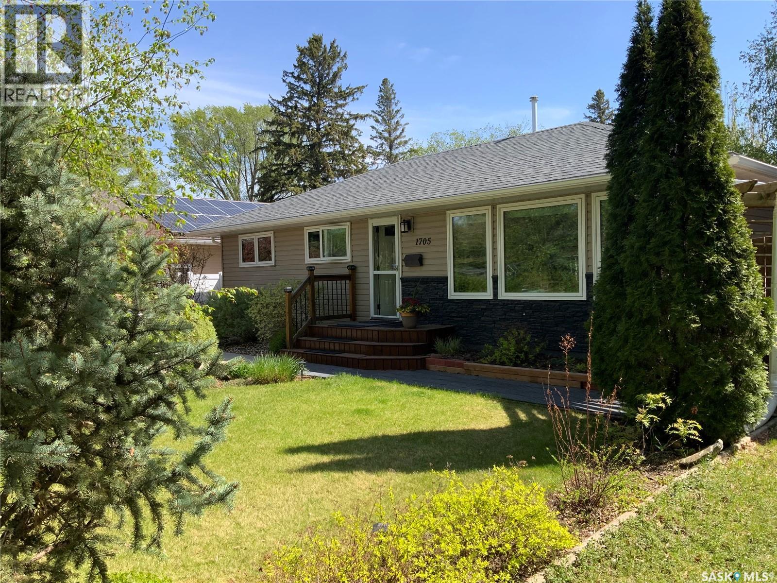1705 Wiggins AVENUE S - Image 2
