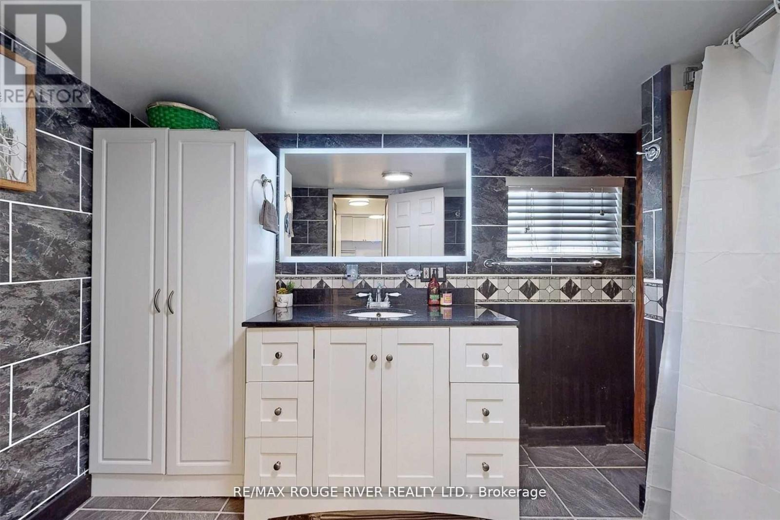 36 JOHN STREET - 32