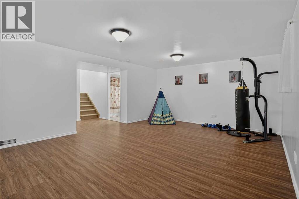 284 Royal Oak Circle NW - 32