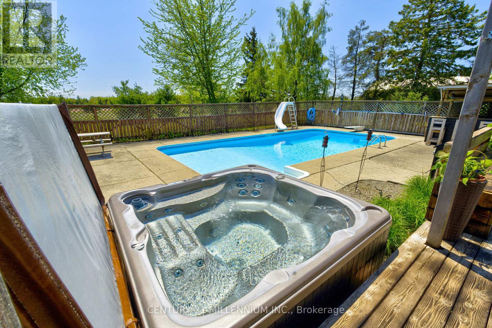 423344 25TH SIDE ROAD - 42