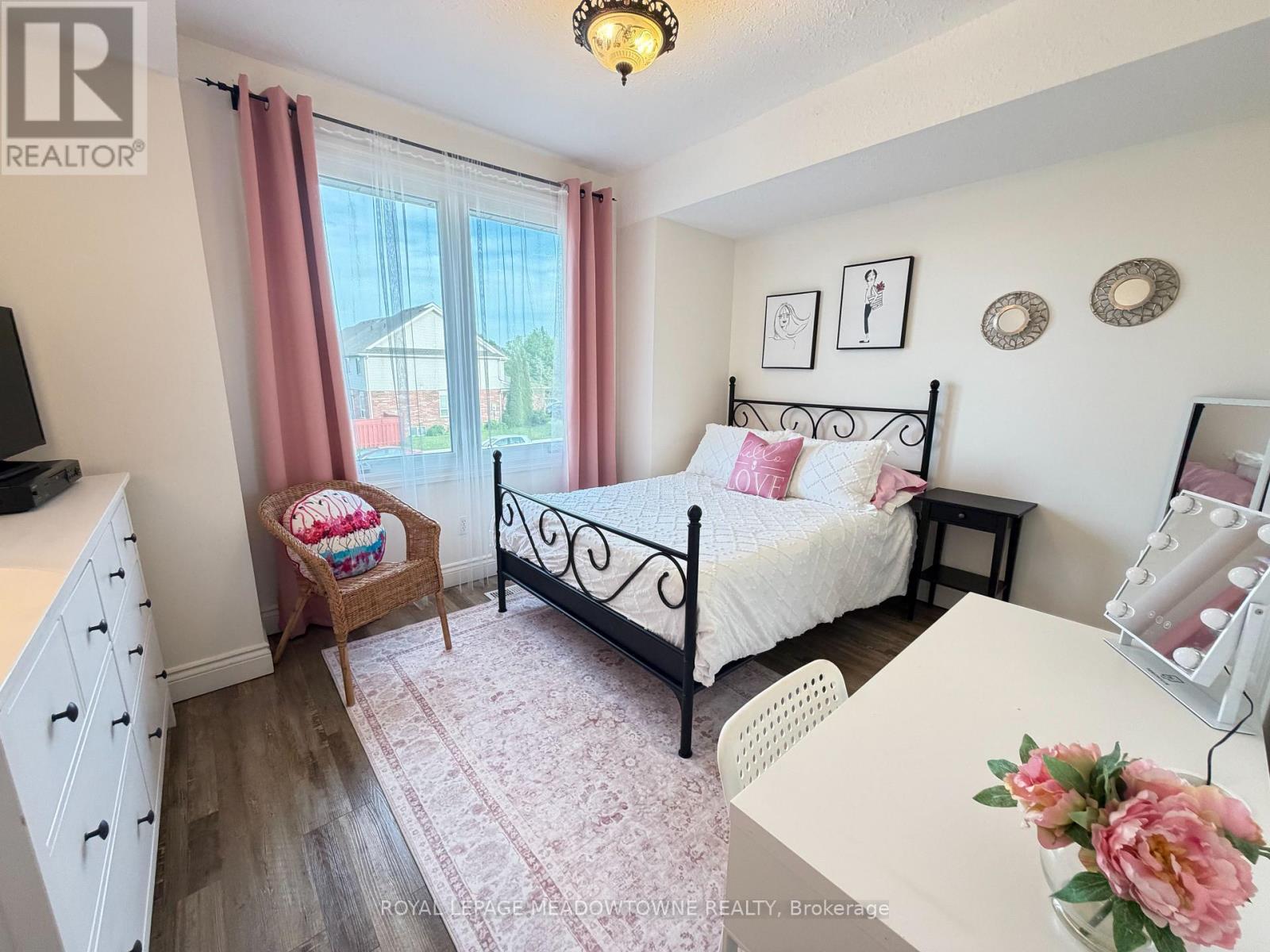92 CHESTERTON LANE - 30