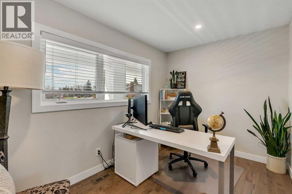 37 Highwood Place NW - 25