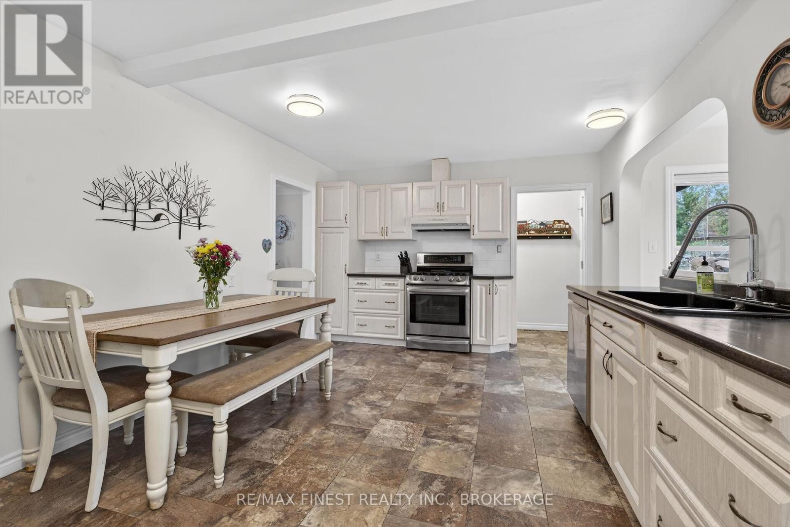 27 DALGLEISH AVENUE - 12