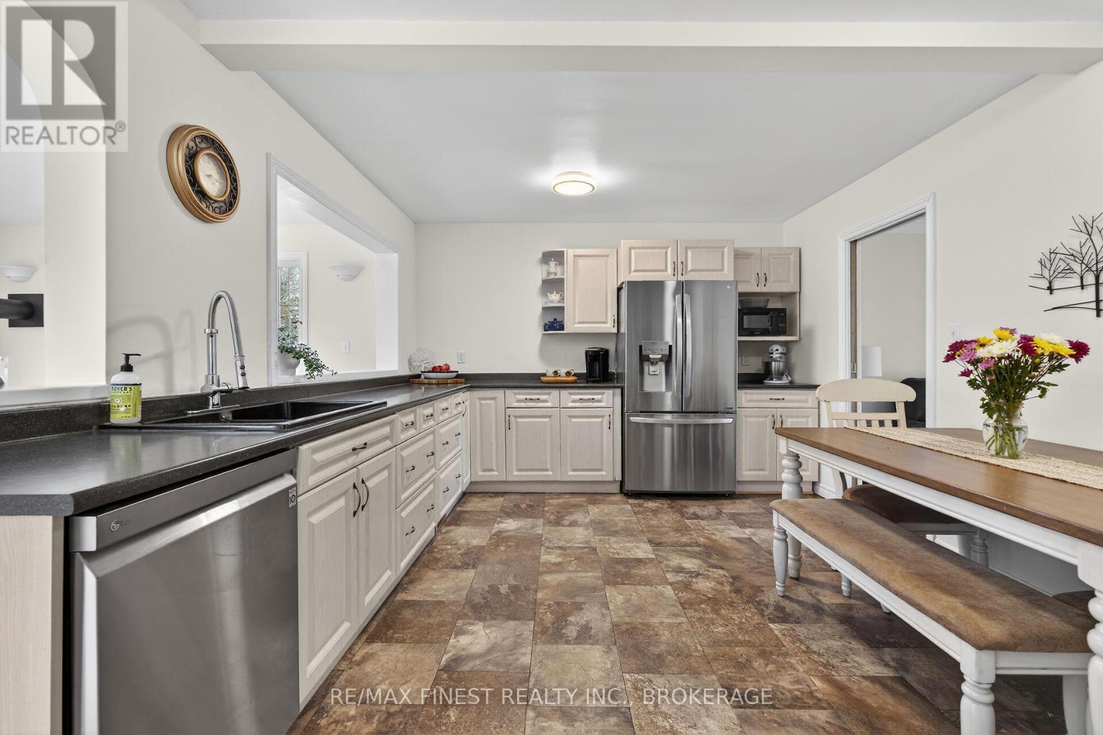 27 DALGLEISH AVENUE - 11