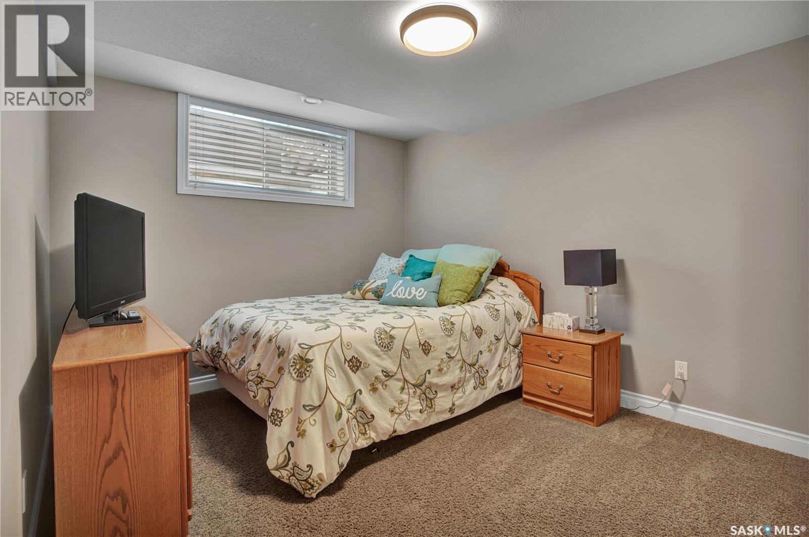 112 Kinsmen CRESCENT - 35