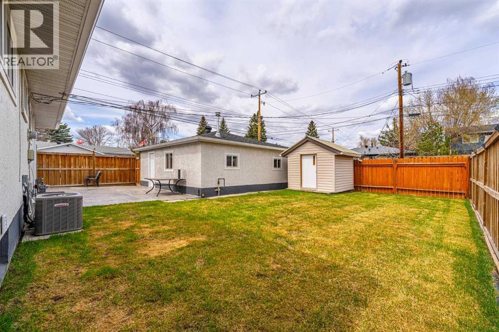 54 Atlanta Crescent SE - 32