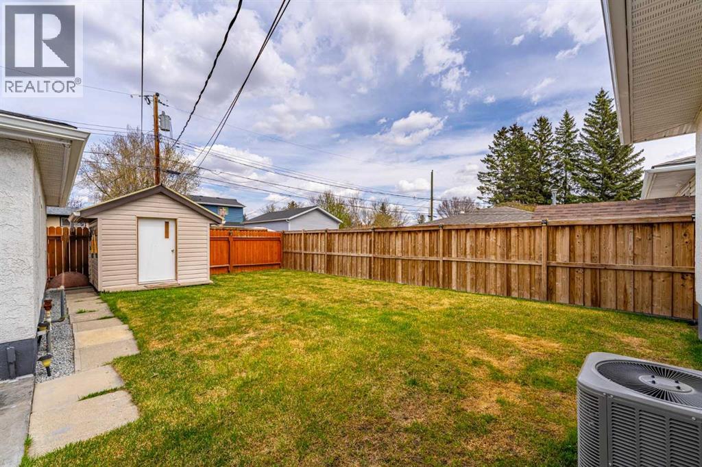 54 Atlanta Crescent SE - 31