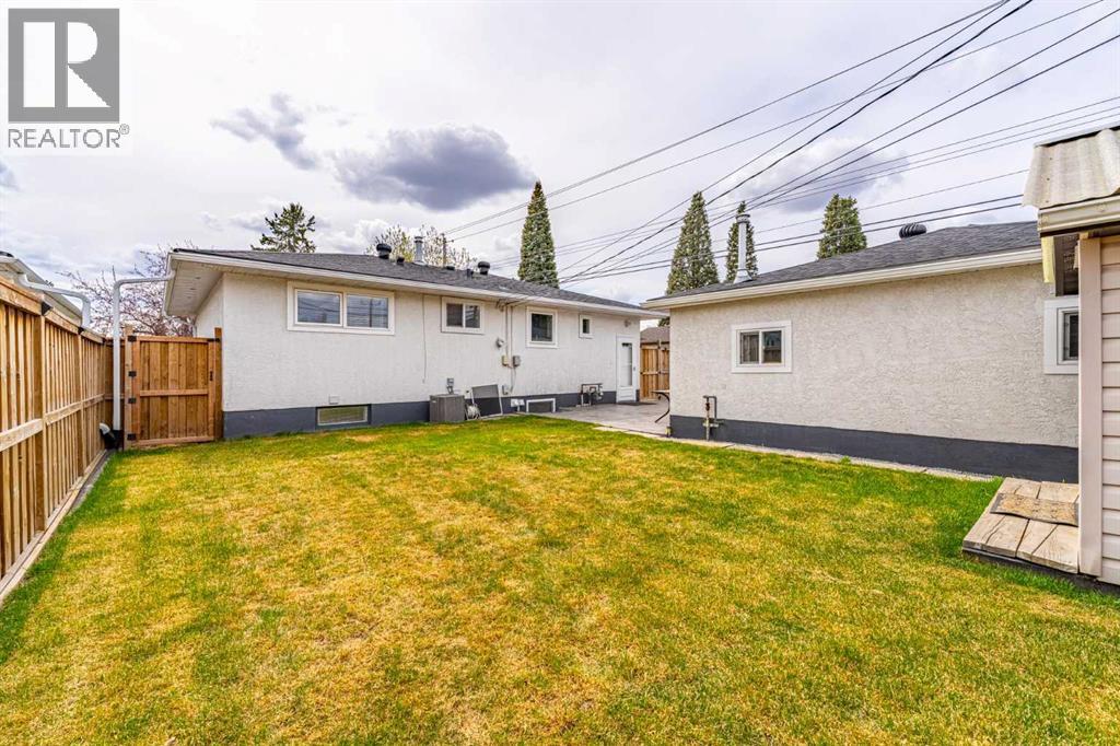 54 Atlanta Crescent SE - 34