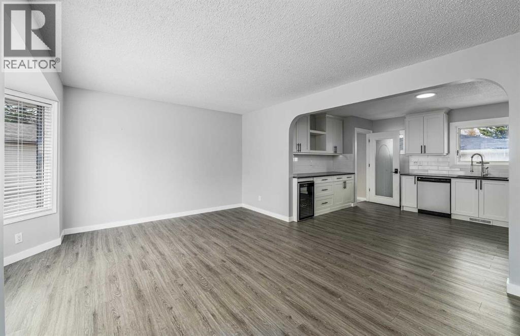 54 Atlanta Crescent SE - 4