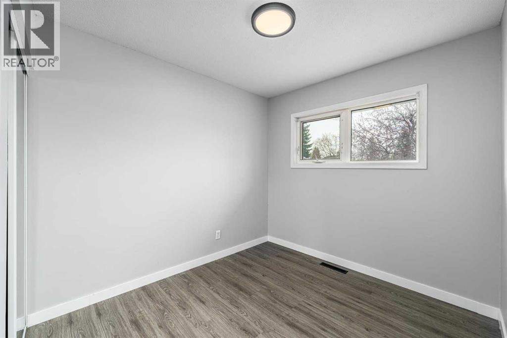 54 Atlanta Crescent SE - 15
