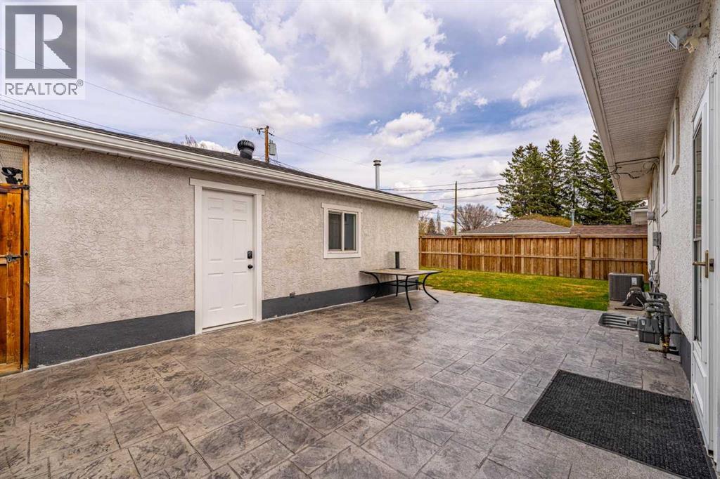 54 Atlanta Crescent SE - 28