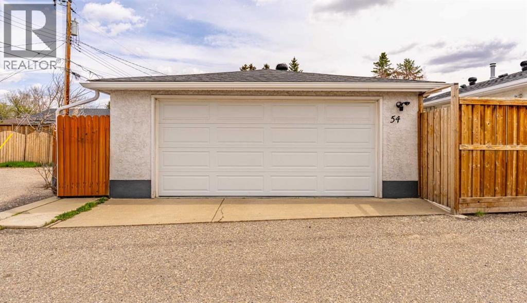 54 Atlanta Crescent SE - 36