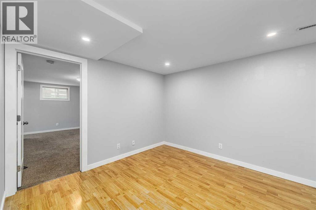 54 Atlanta Crescent SE - 21
