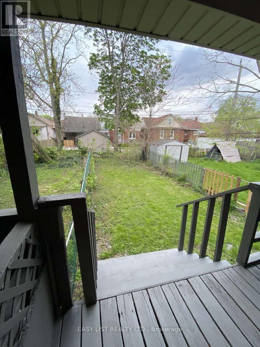 731-733 PARTINGTON AVENUE - 39
