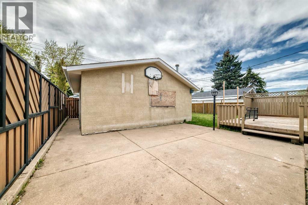 4607 Marwood Way NE - 40