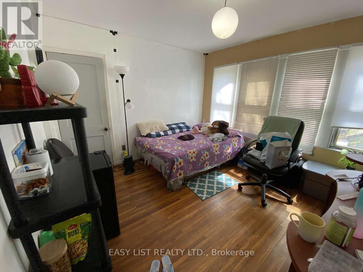 731-733 PARTINGTON AVENUE - 31