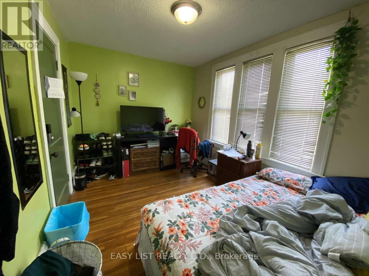 731-733 PARTINGTON AVENUE - 32