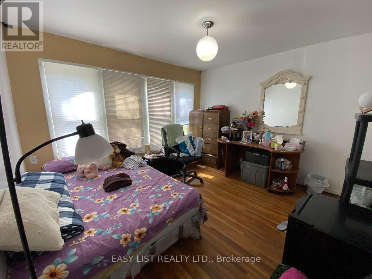 731-733 PARTINGTON AVENUE - 29