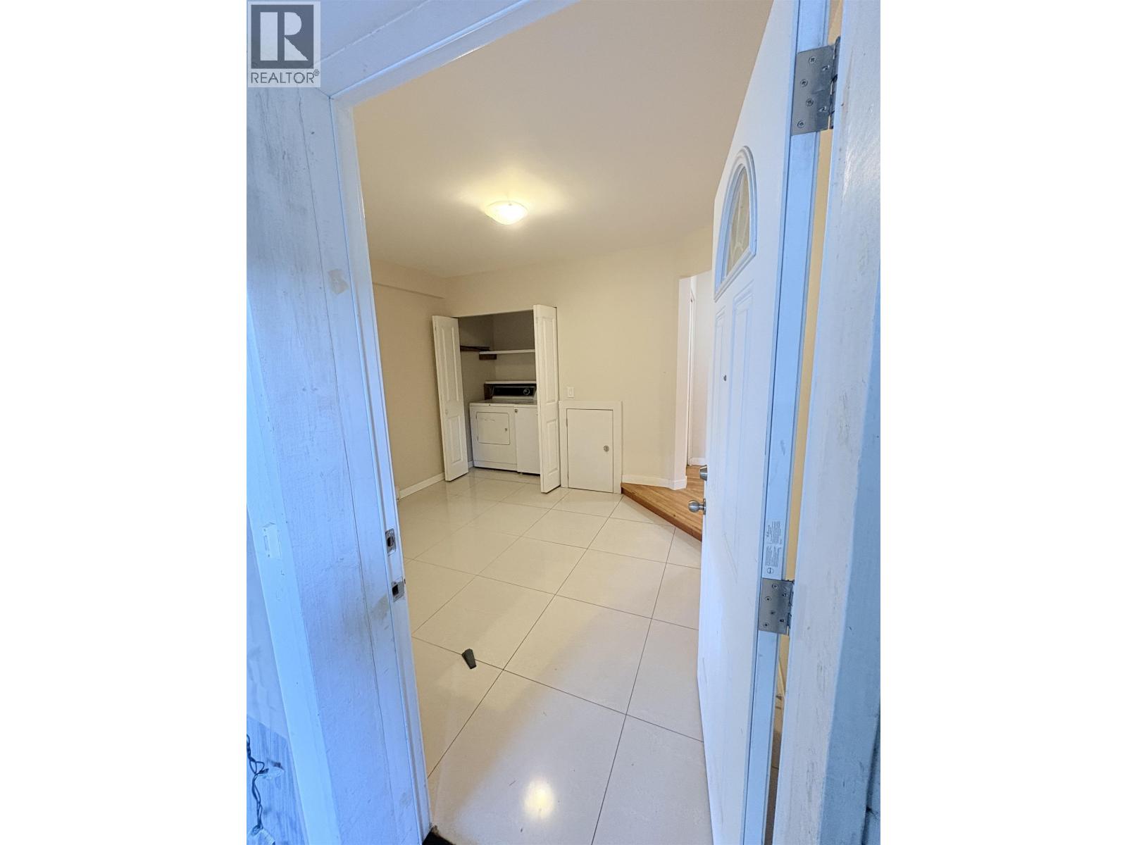 2390 KITCHENER AVENUE - photo 2