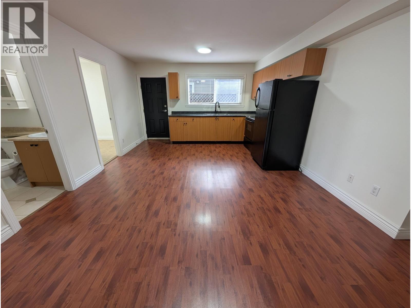 2BED SUITE 10XXX SHELL Road - main photo