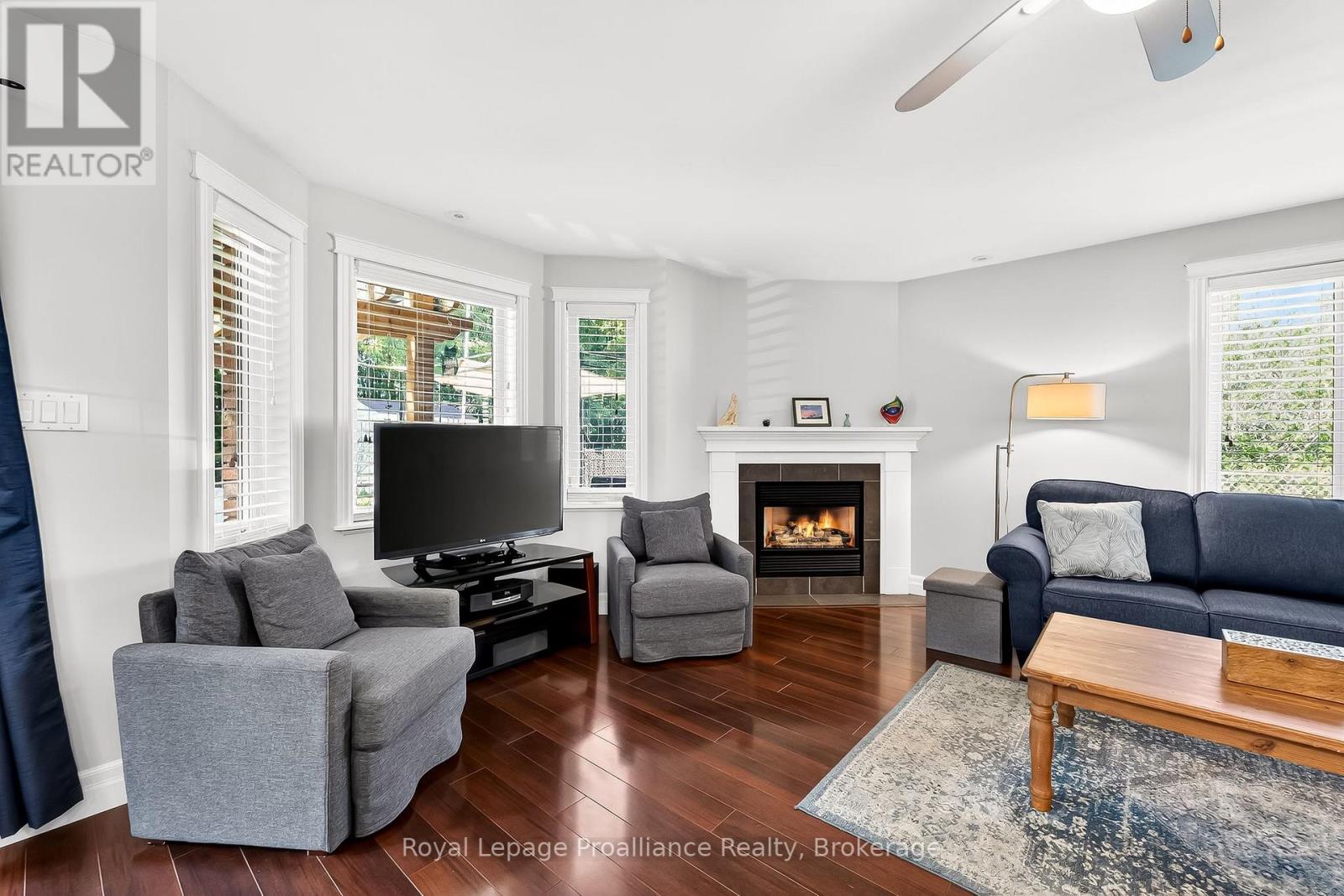 28 STEPHEN STREET - 25