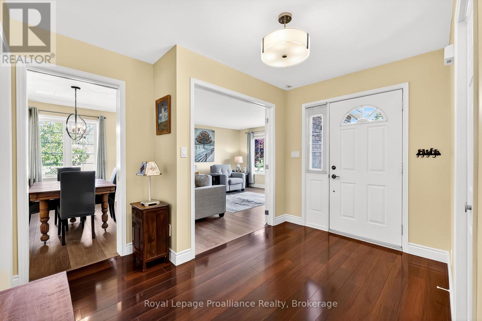 28 STEPHEN STREET - 9