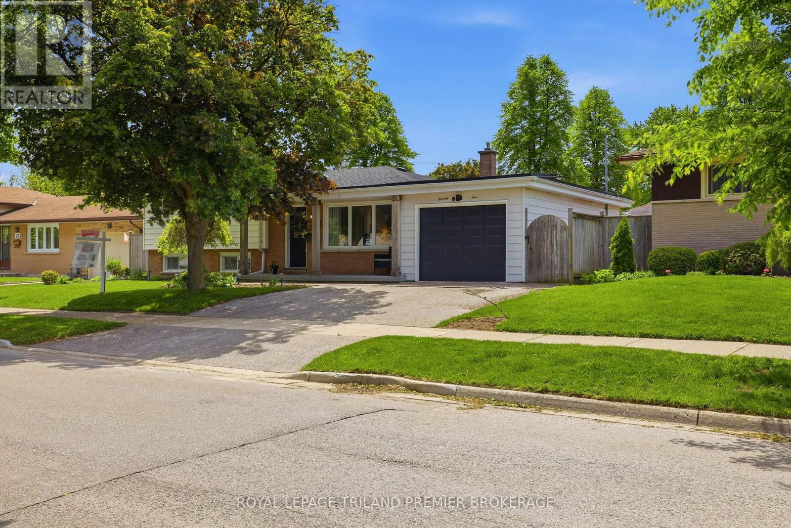 74 DEVERON CRESCENT - Image 2