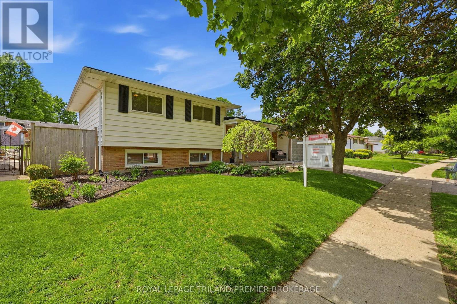 74 DEVERON CRESCENT - Image 3