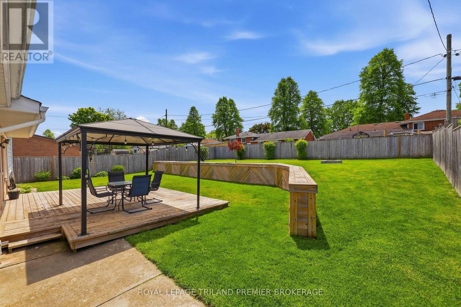 74 DEVERON CRESCENT - 35