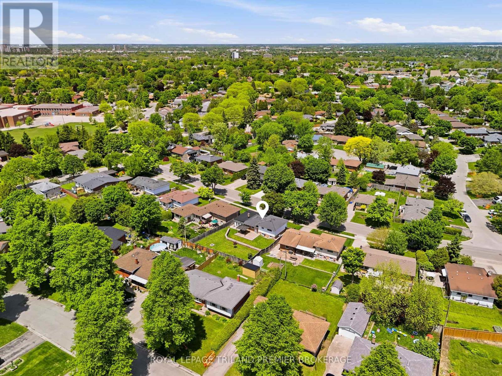 74 DEVERON CRESCENT - 42
