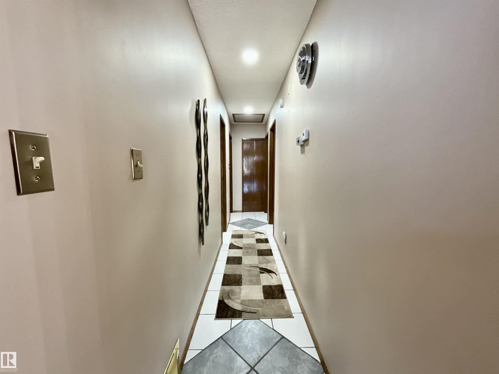 11031 166 AV NW - 14
