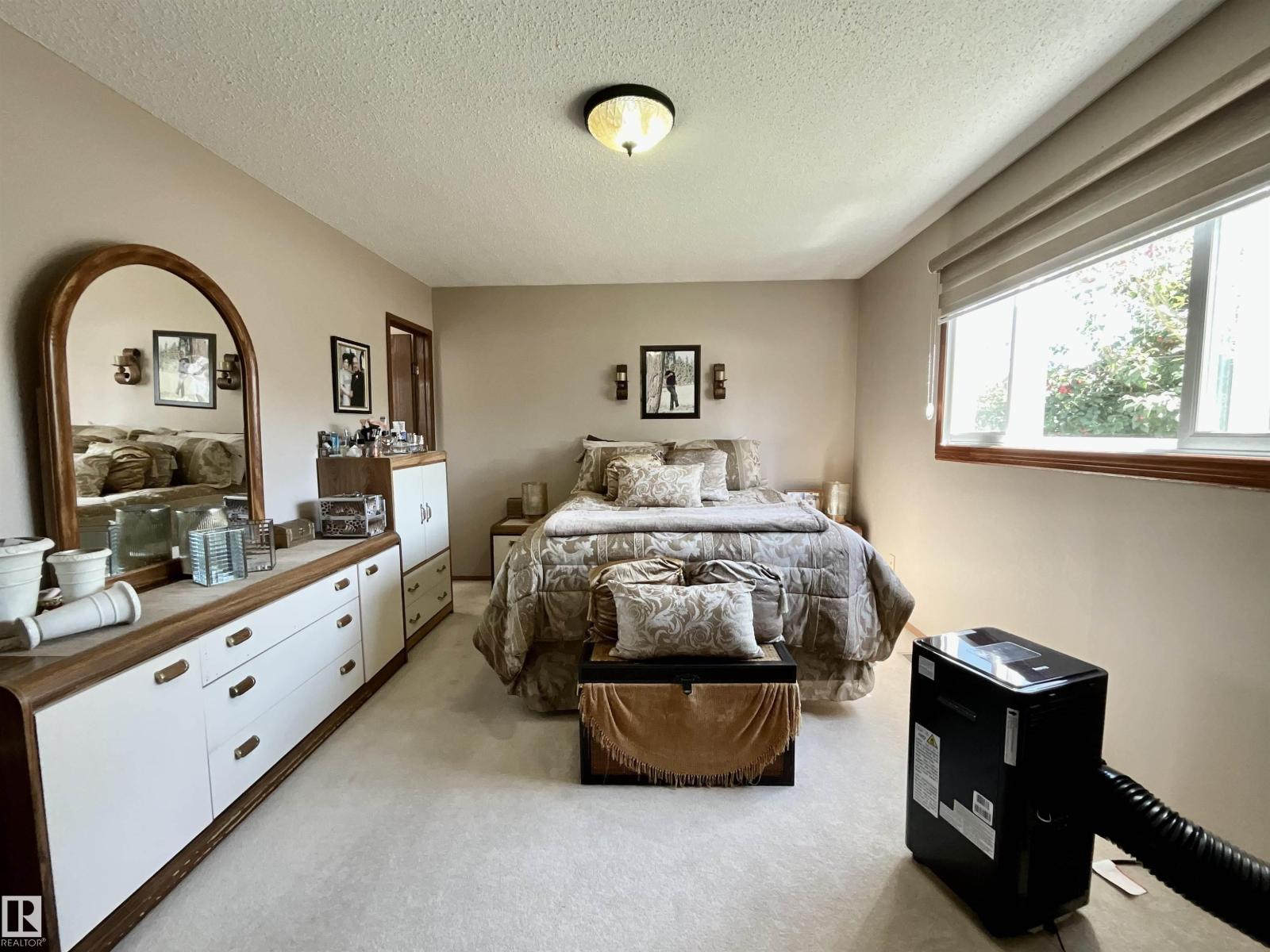 11031 166 AV NW - 15