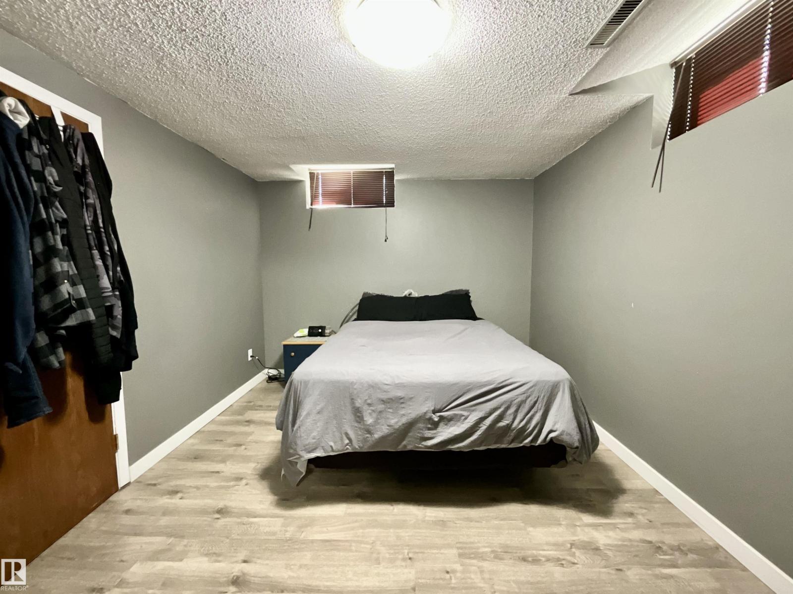 11031 166 AV NW - 34