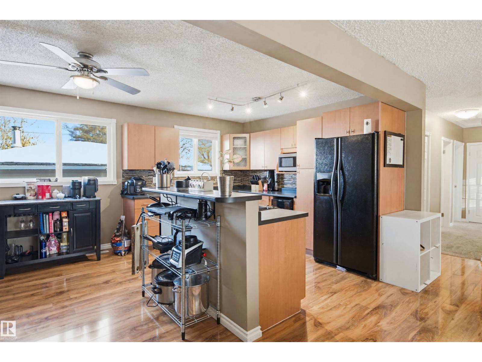 3426 120 AV NW - 10
