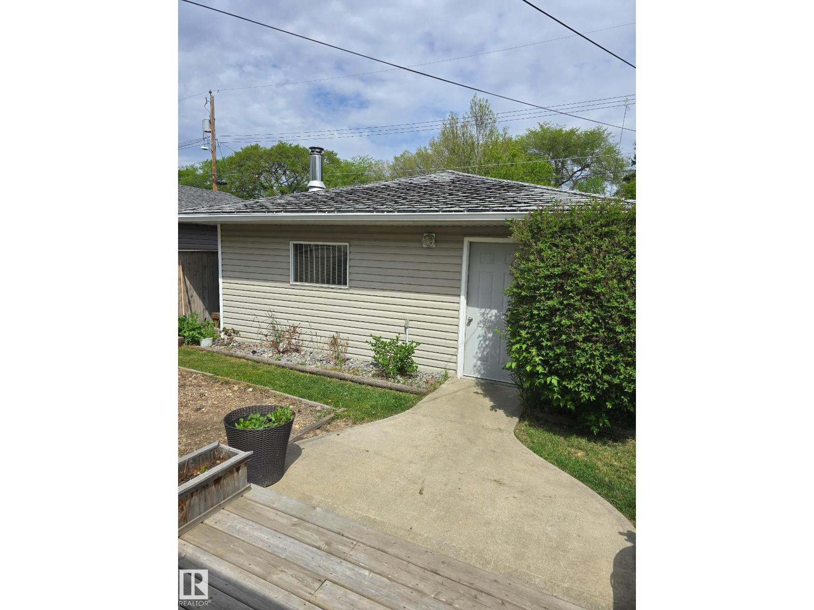 3426 120 AV NW - 46