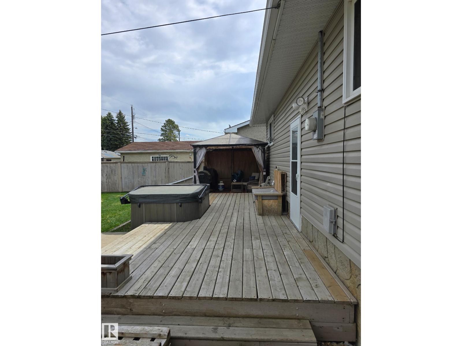3426 120 AV NW - 49