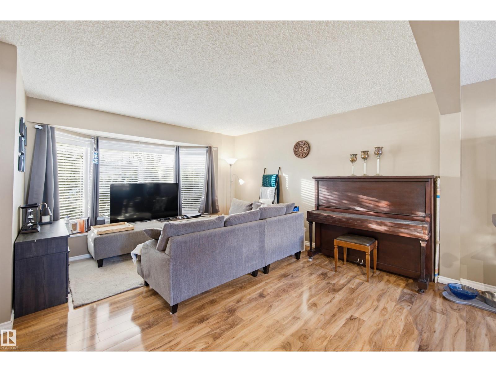 3426 120 AV NW - 7