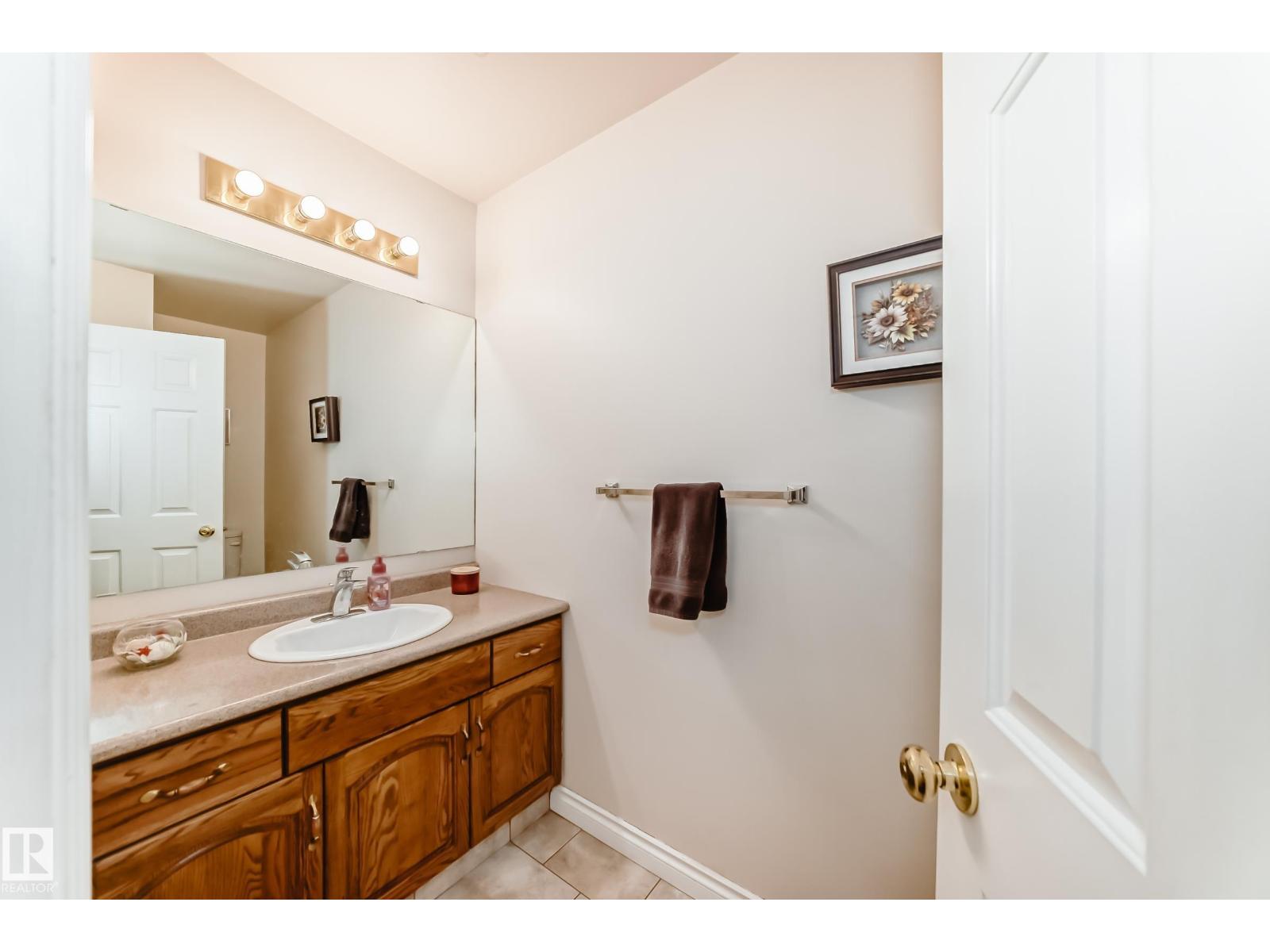 18931 92 AV NW - 12