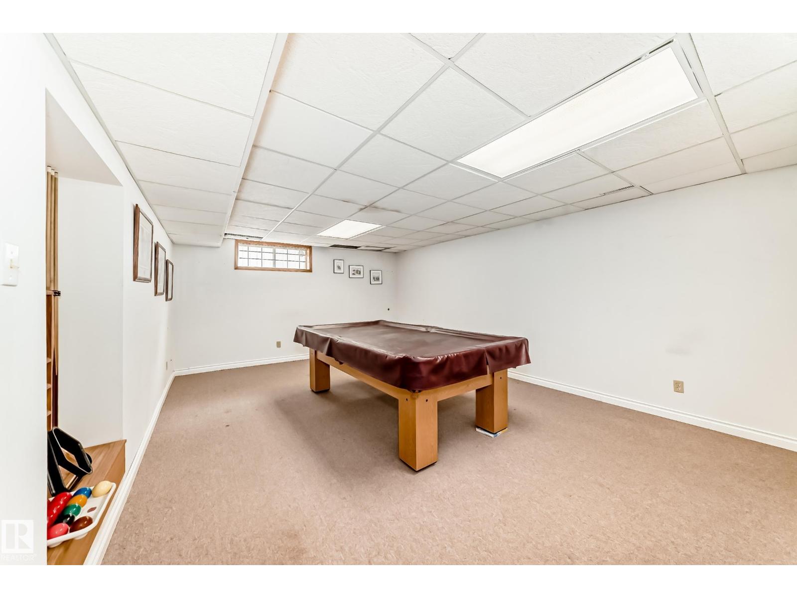 18931 92 AV NW - 19