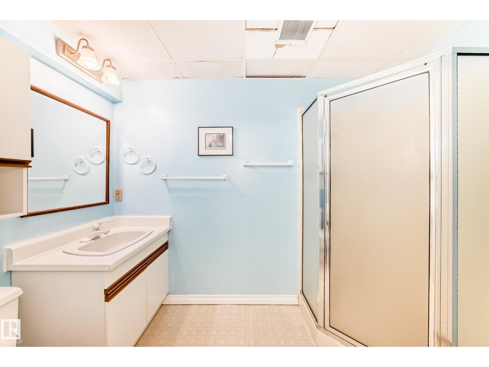 18931 92 AV NW - 21