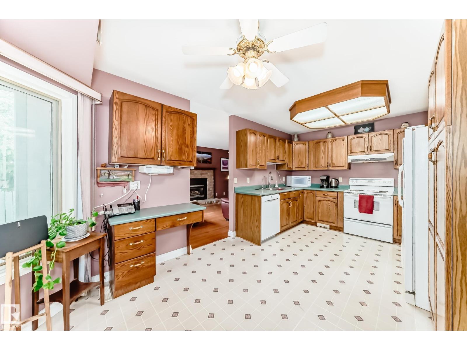 18931 92 AV NW - 6