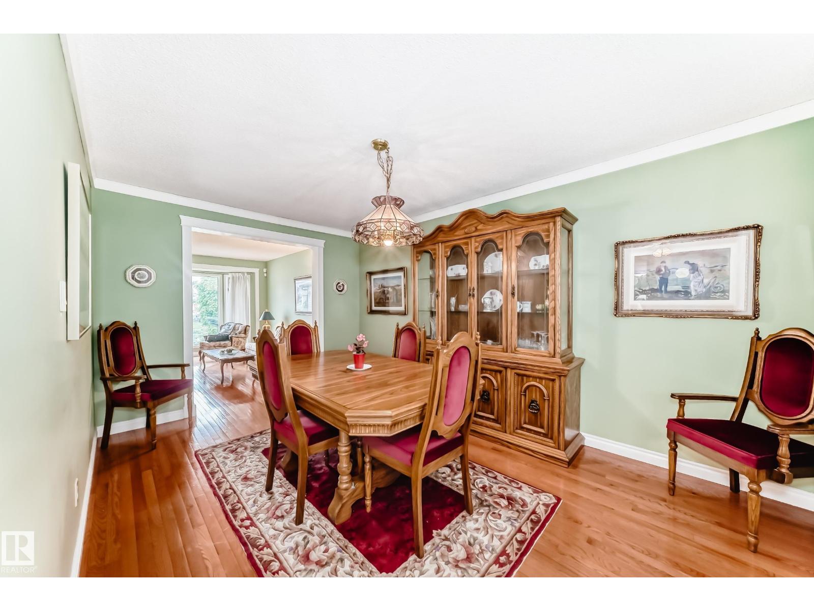 18931 92 AV NW - 7