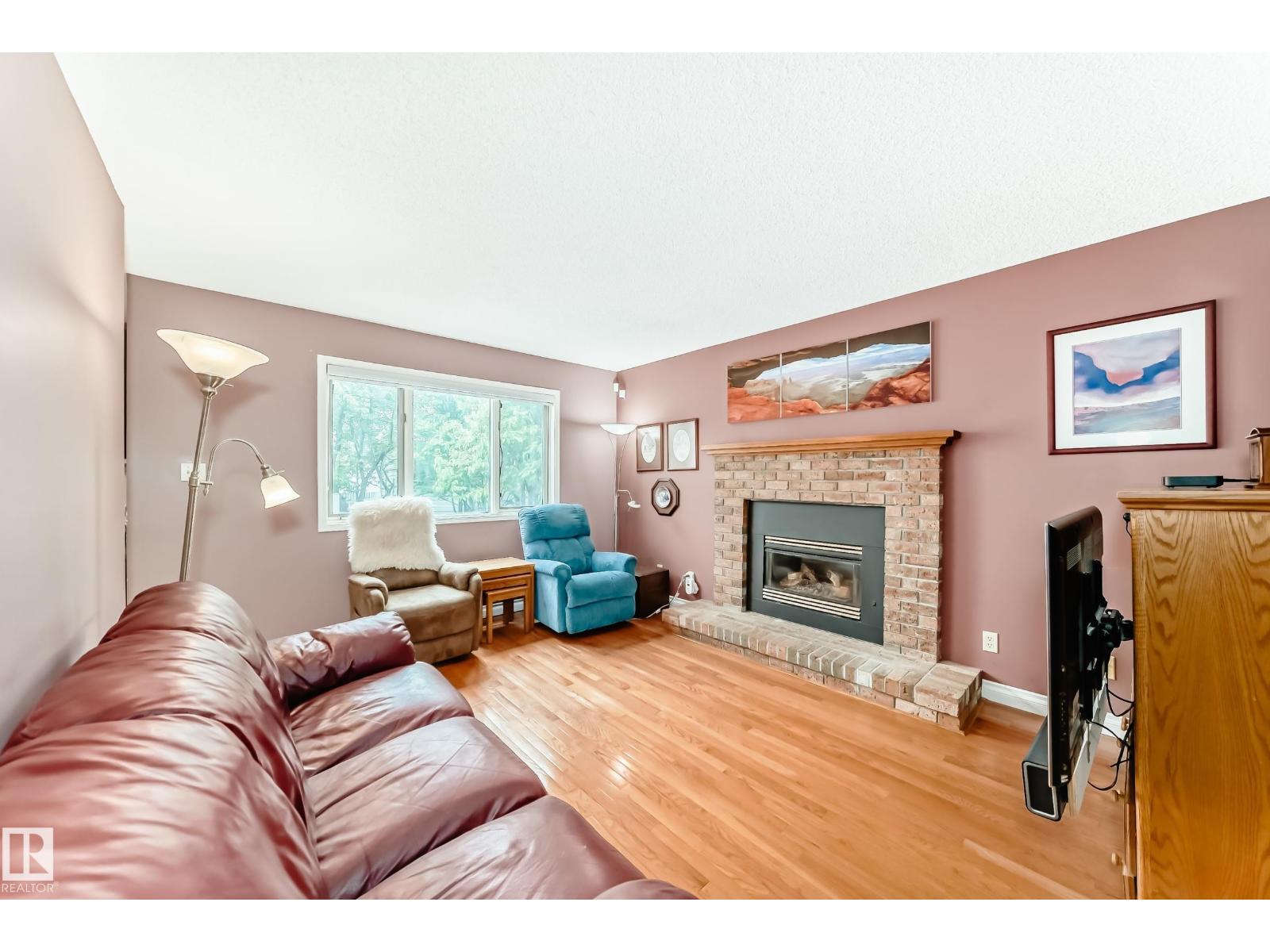 18931 92 AV NW - 9