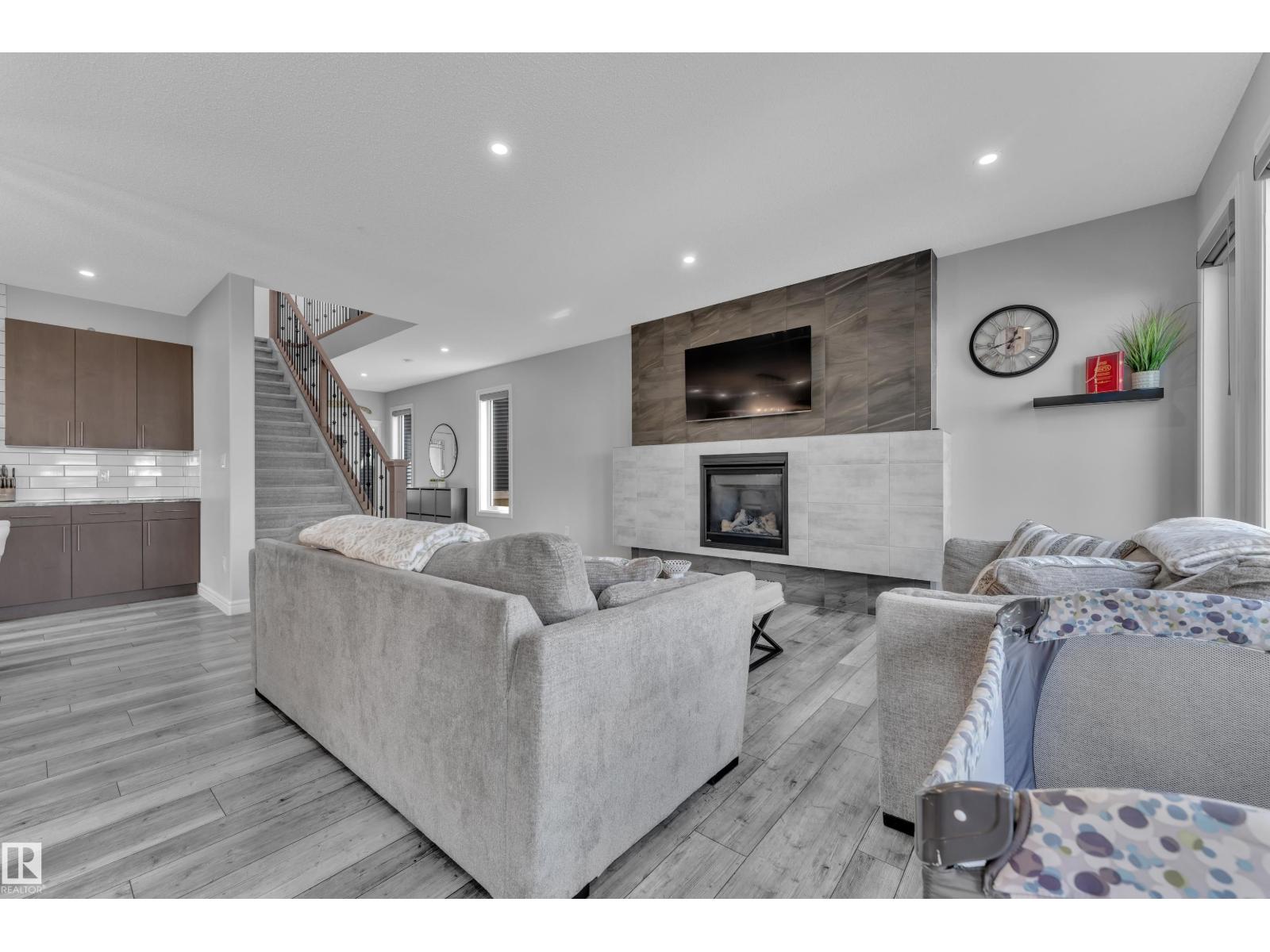 17551 64 ST NW - 12