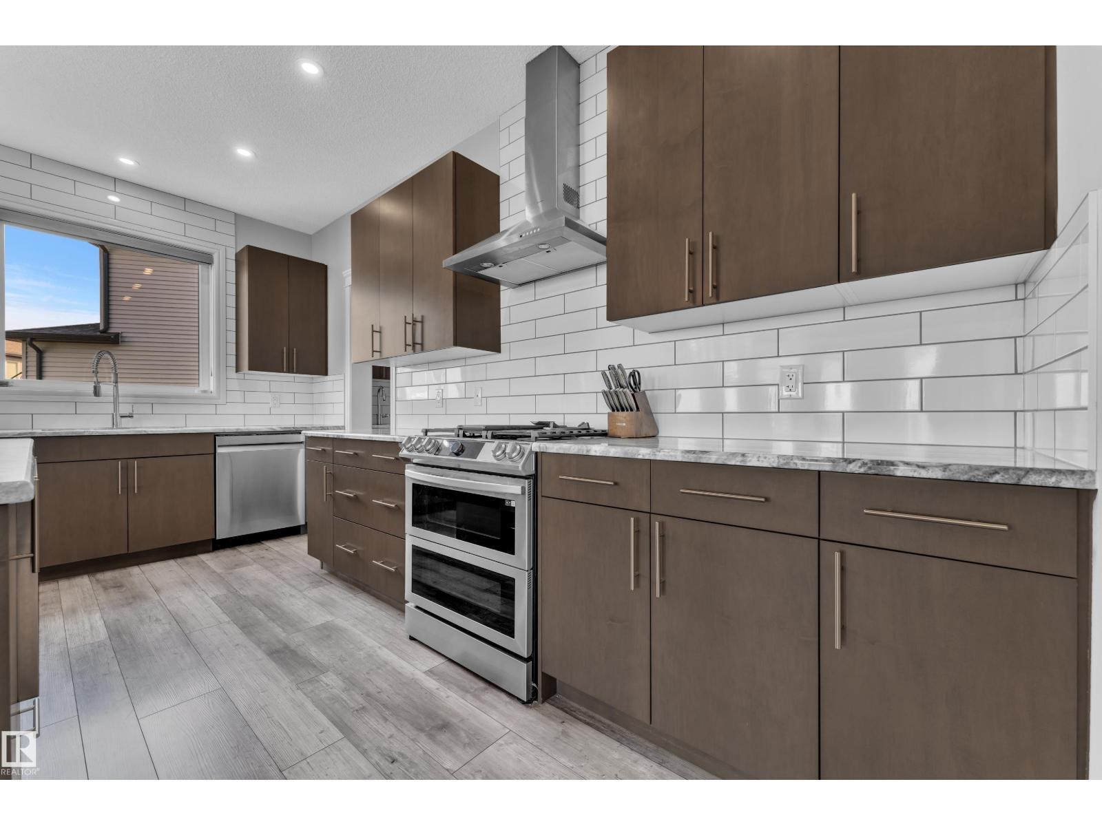 17551 64 ST NW - 16