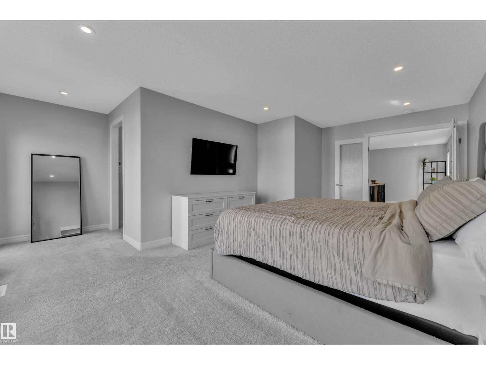17551 64 ST NW - 28
