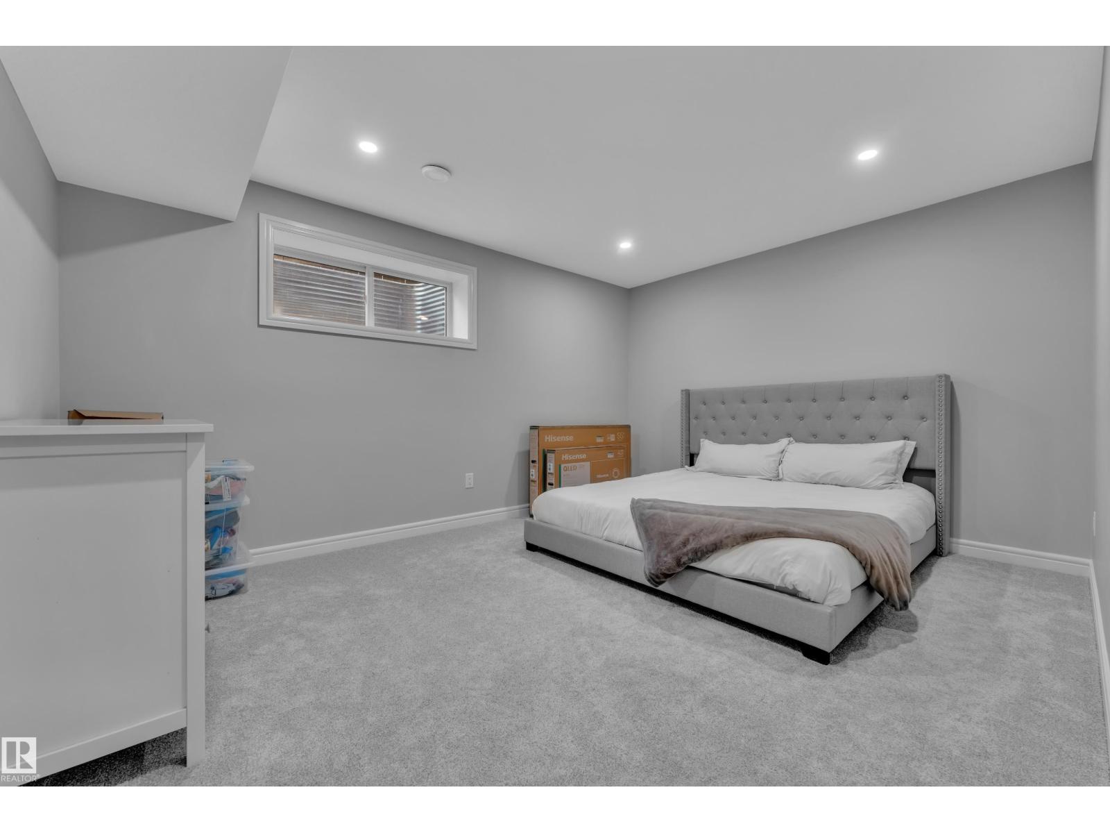 17551 64 ST NW - 52